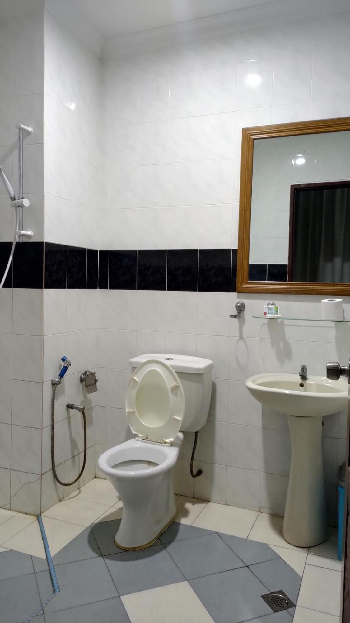 The Upper Deck Hotel Kudat Dış mekan fotoğraf